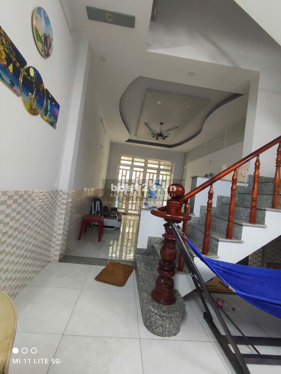 Tìm người ở ghép nhà nguyên căn 120m2, điện nước giá nhà nước, có sẵn máy lạnh, tủ lạnh, máy giặt