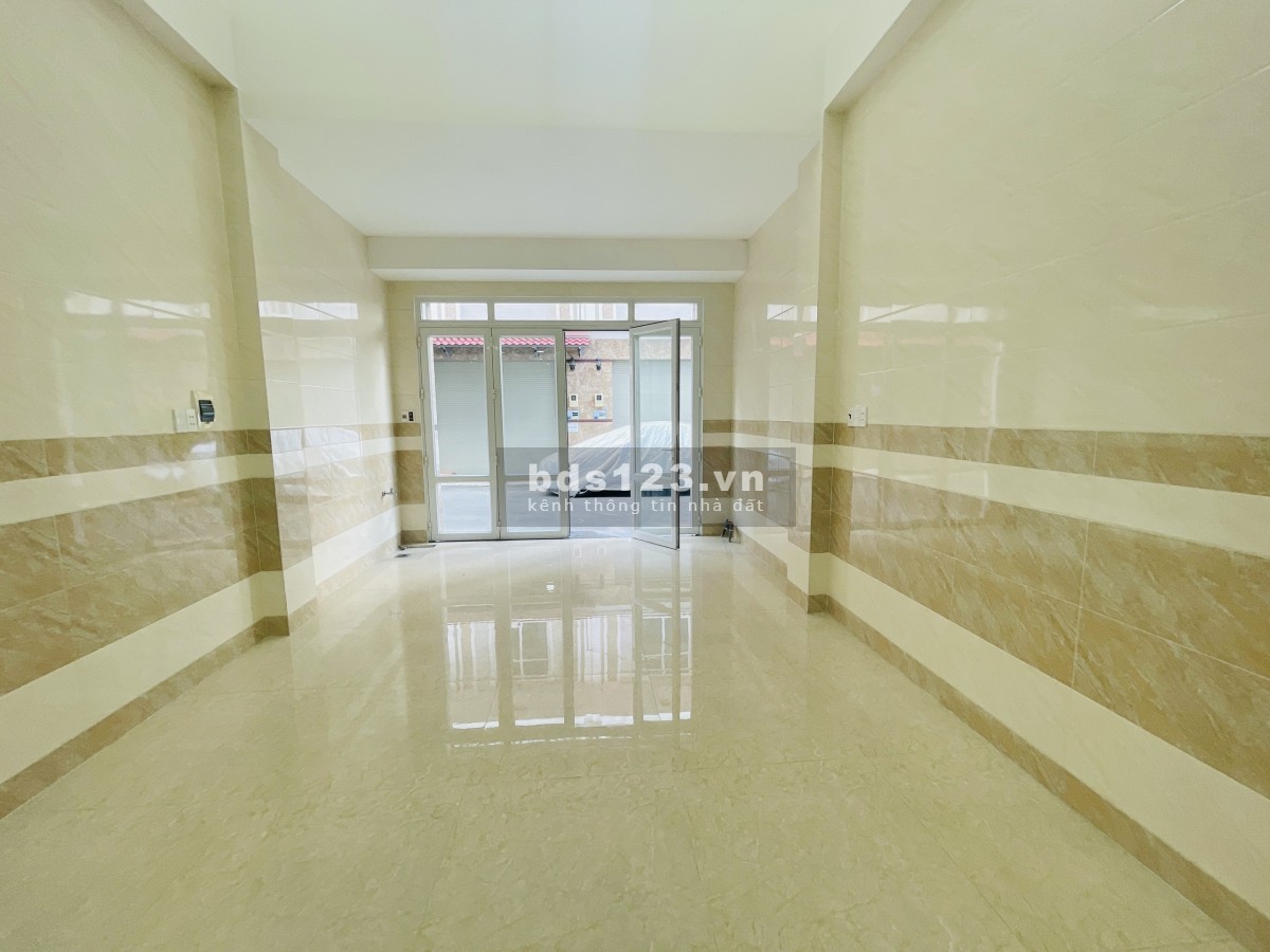 Nhà đẹp quốc lộ 13 Hiệp Bình Phước, giá 6,7 tỷ (H914)