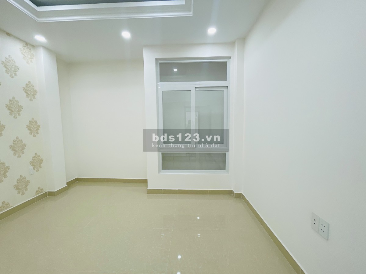 Nhà đẹp quốc lộ 13 Hiệp Bình Phước, giá 6,7 tỷ (H914)