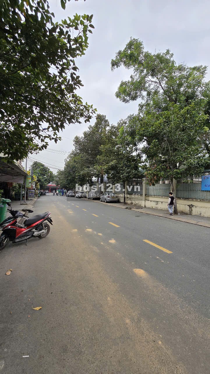 Mặt bằng kinh doanh 105m2, mặt tiền đường 15m, vị trí đẹp