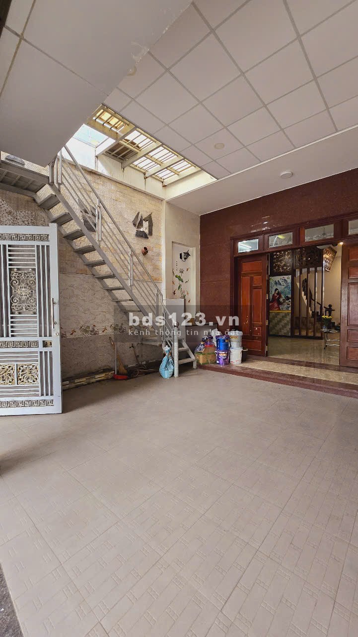Mặt bằng kinh doanh 105m2, mặt tiền đường 15m, vị trí đẹp