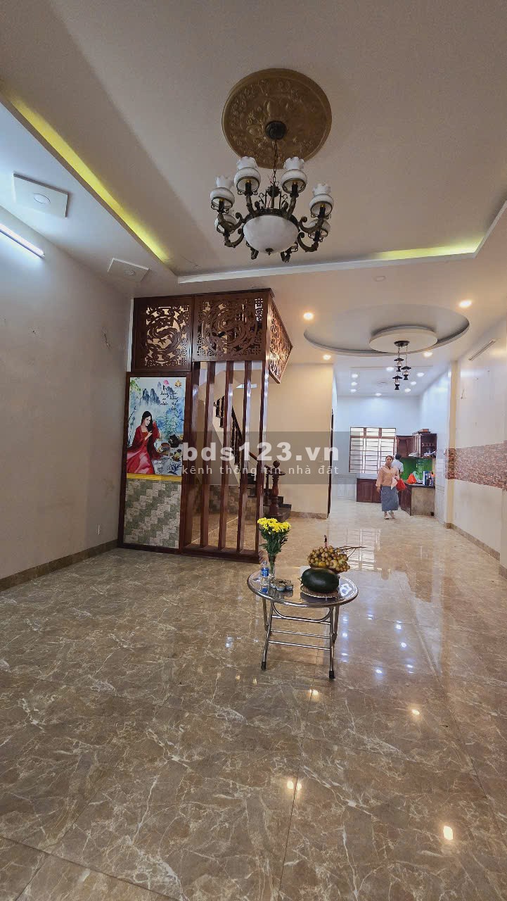 Mặt bằng kinh doanh 105m2, mặt tiền đường 15m, vị trí đẹp