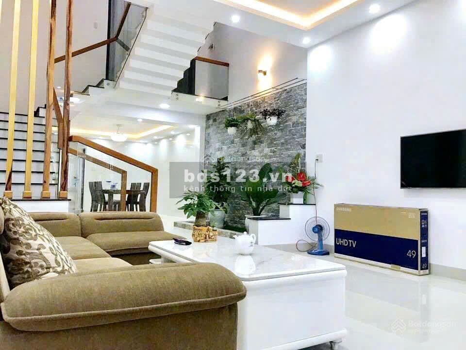 Bán nhà 3 tầng mặt tiền Nguyễn Xuân Khoát, đến biển 300m, nằm trong phố Hàn Quốc, giá 10 tỷ8 tl