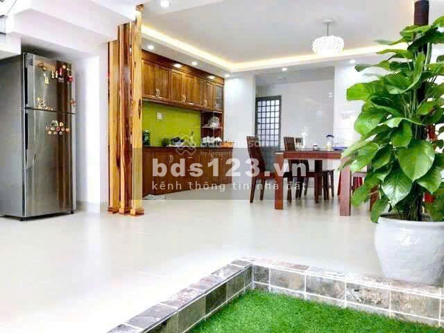 Bán nhà 3 tầng mặt tiền Nguyễn Xuân Khoát, đến biển 300m, nằm trong phố Hàn Quốc, giá 10 tỷ8 tl