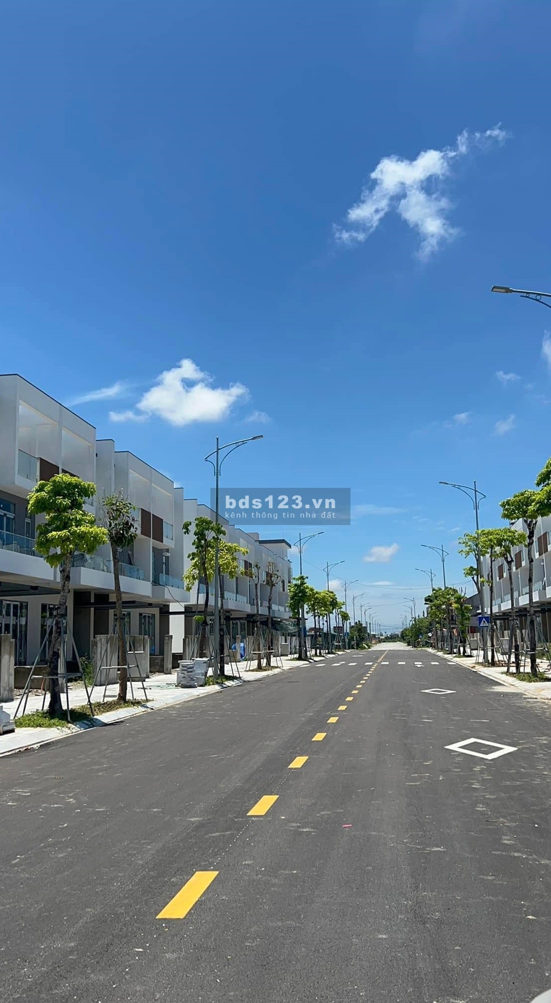 Nhà phố 3 tầng trung tâm thành phố Huế - Đối diện aeon mall