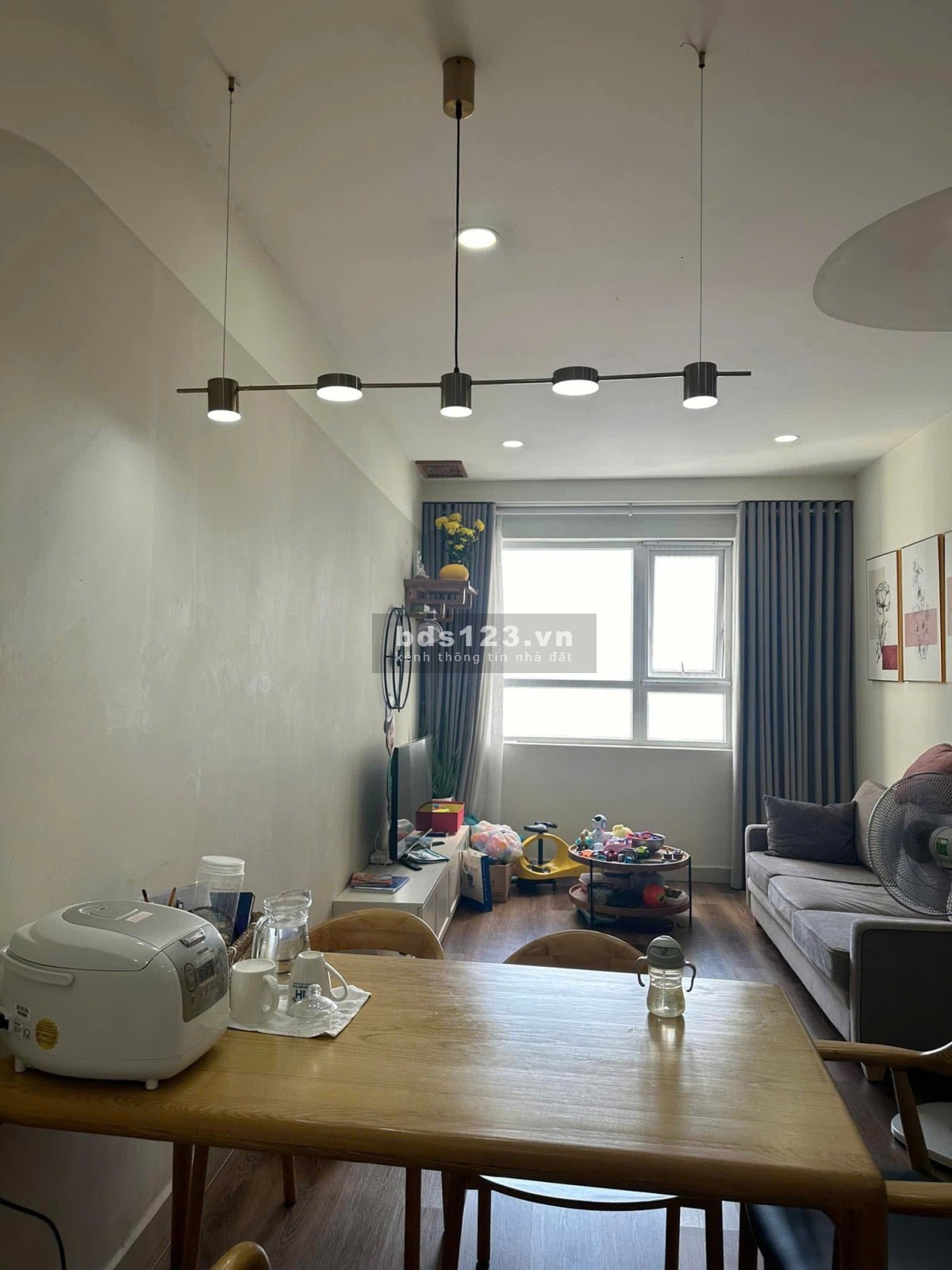 Chung cư Central Plaza, 91 Phạm Văn Hai, P3, TB, 72m2, 2PN, 14tr/tháng.