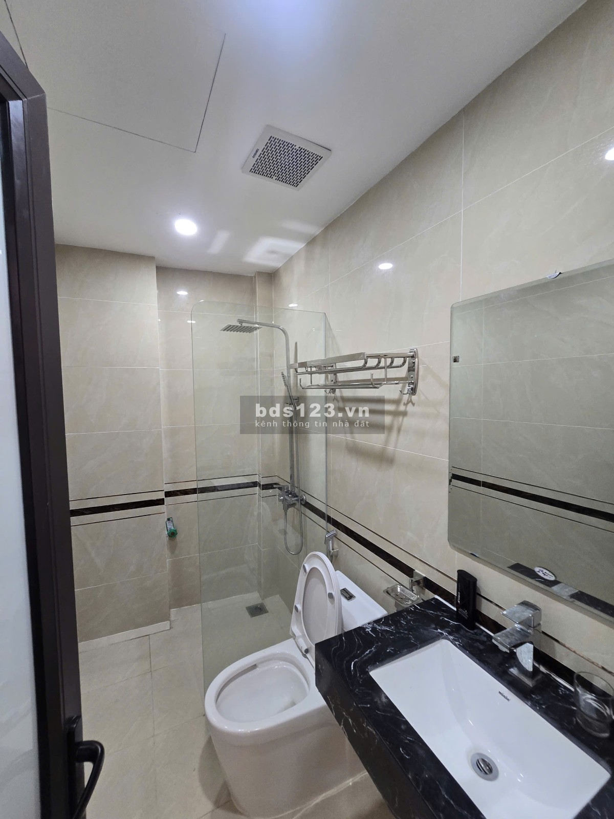 Bán căn hộ 2PN, 2WC, 90m2 tại Hòa Bình Green Apartment, 6,3 tỷ có thương lượng, đẹp nhiều tiện ích