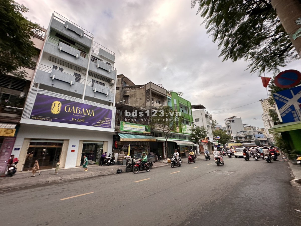 Bán nhà đường Thuận Kiều Quận 11 (4,5X14,5m) 5 tầng, cn 60,5m2