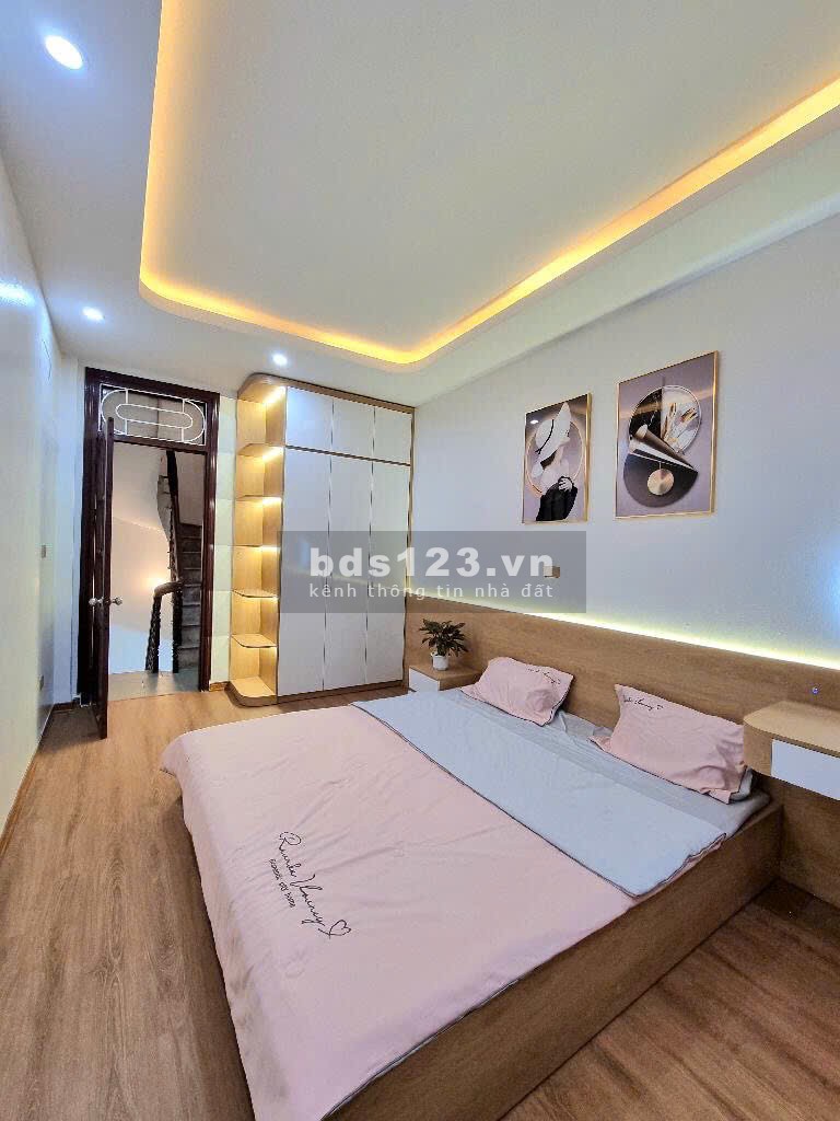 Bán nhà phố Thanh Bình, Hà Đông - Nhà đẹp ngỡ ngàng - Ngõ thông gần mặt phố - 35 M2 - Giá 5.55 tỷ