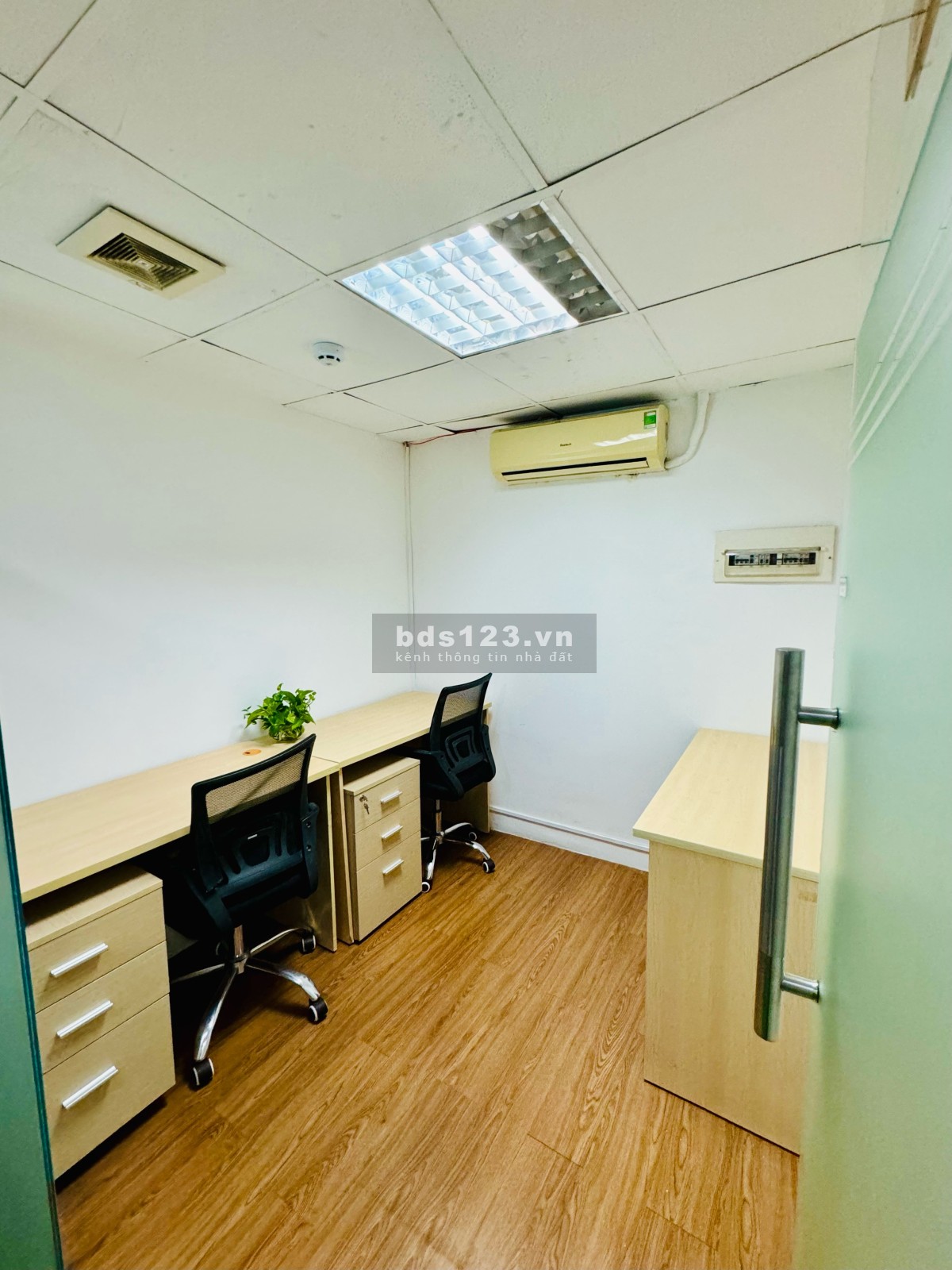 Cho thuê văn phòng trọn gói 2 nhân sự - chỉ 6.5 triệu/tháng