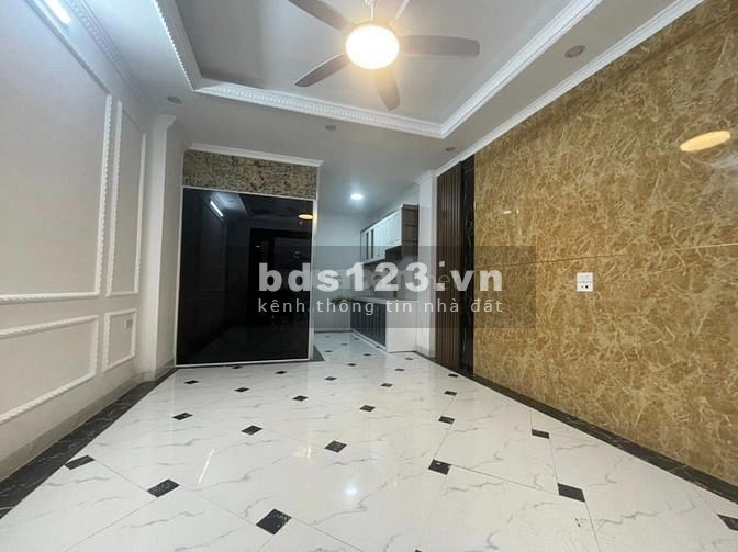Bán gấp trước tết toà nhà giá 22.5 tỷ, 72m2x7T, Võng Thị, TH, ở luôn