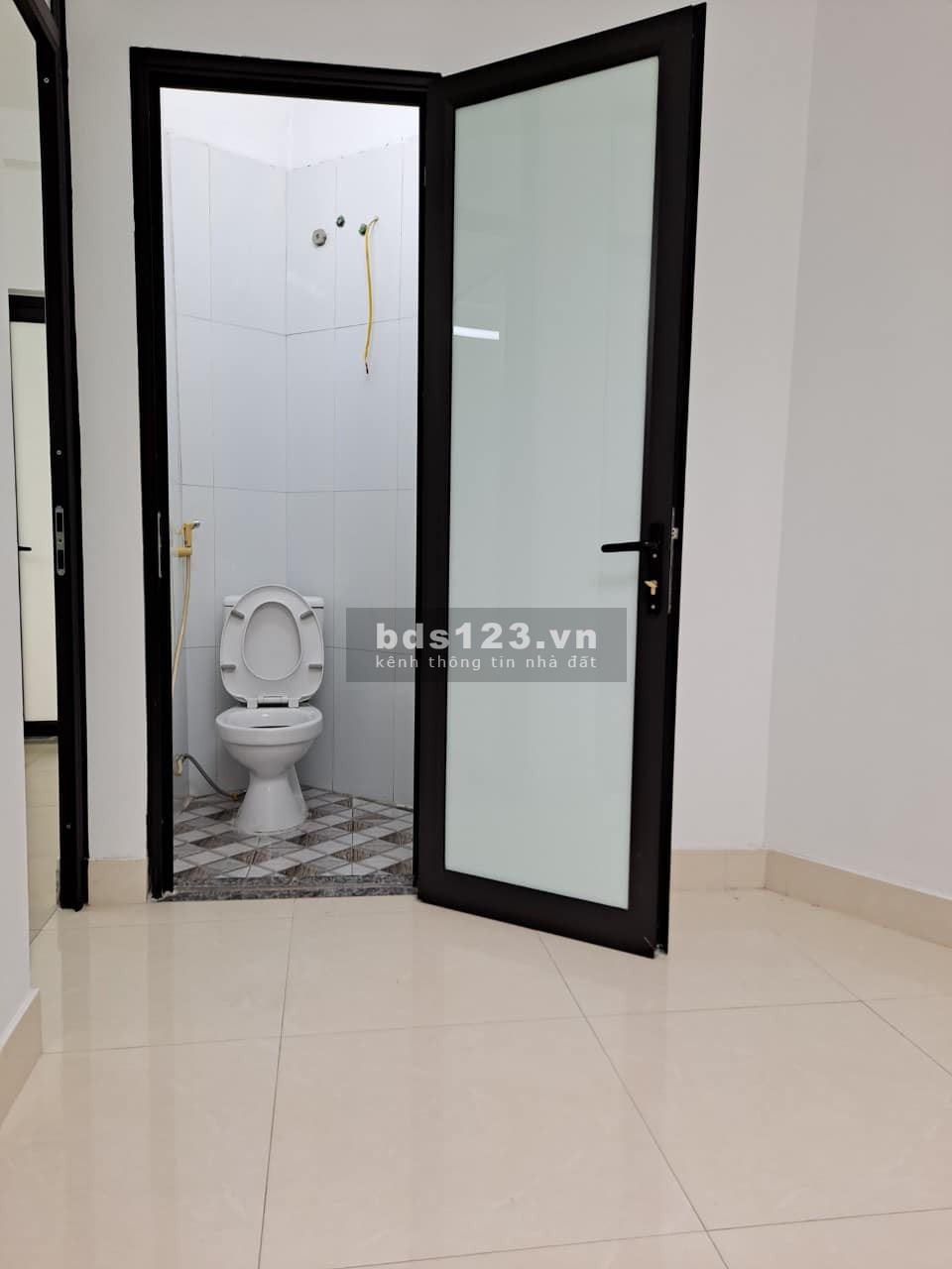 Bán gấp trước tết toà nhà giá 22.5 tỷ, 72m2x7T, Võng Thị, TH, ở luôn