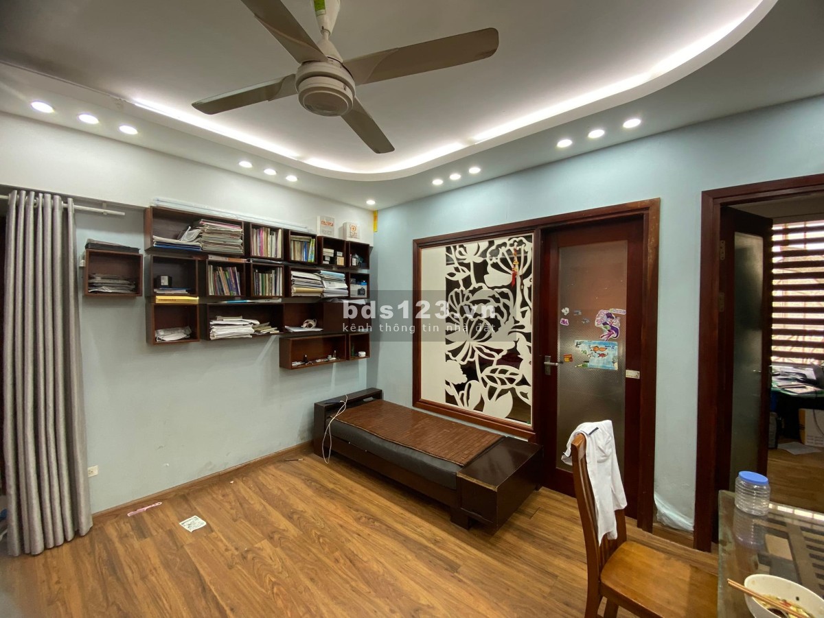 Cần cho thuê Chung cư HUD Linh Đàm 50m2, 2 ngủ giá 7tr (tủ bếp, giường tủ, nóng lạnh, ĐH)