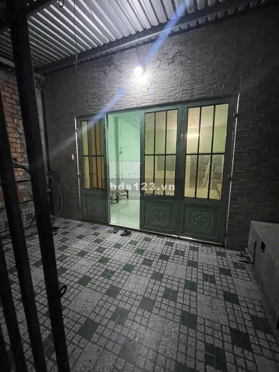 Gần ngã ba Hồng Châu, 5x25m, Giá siêu hời chỉ 3,5tr / tháng