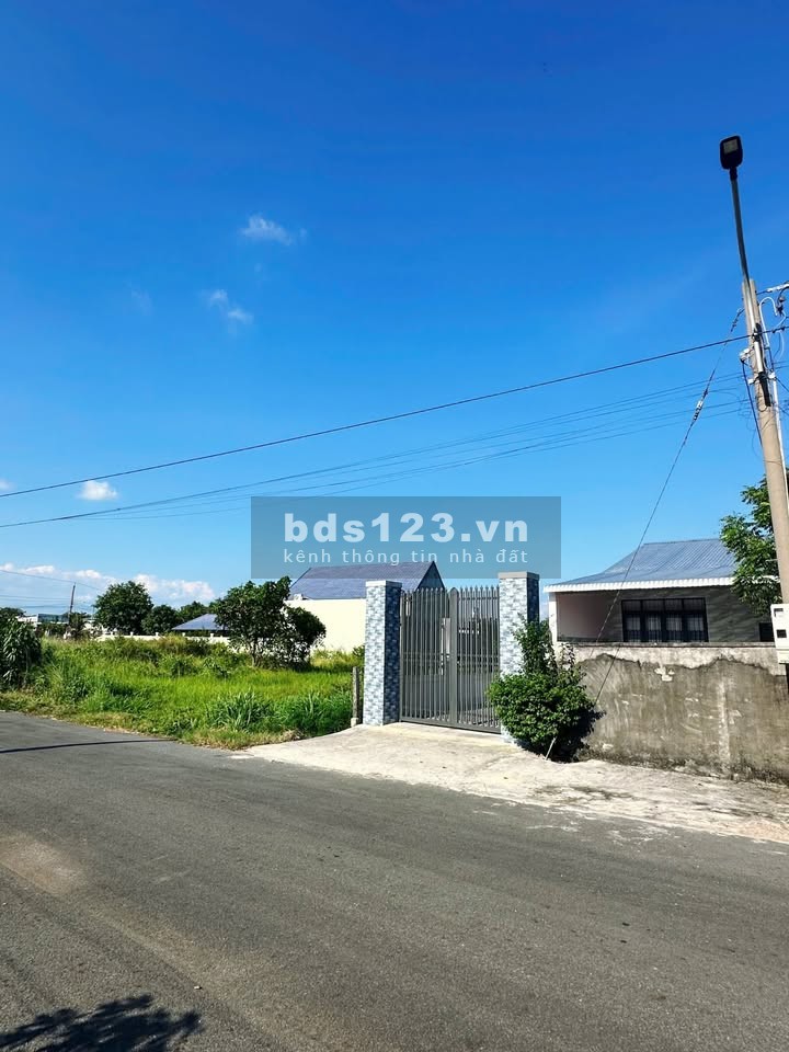 Bán 6 sổ góc lộ 22m gần trường chợ (30x45m=1.150m²) có 600m2 thổ cư lộ, đúng 225 tr không phát sinh