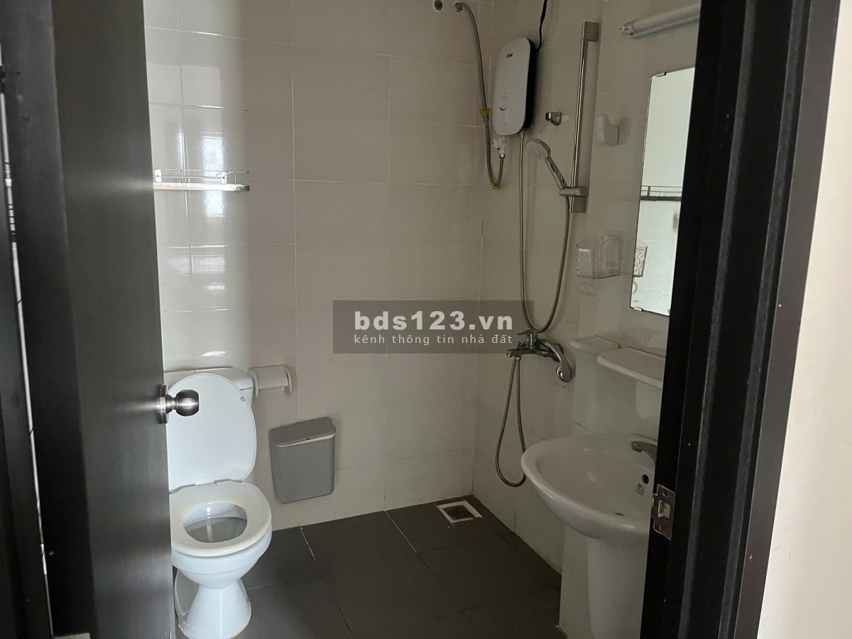 Chung cư 10A Trần Nhật Duật, Tân Định, Q1: 69m2, 2PN, nội thất 10tr