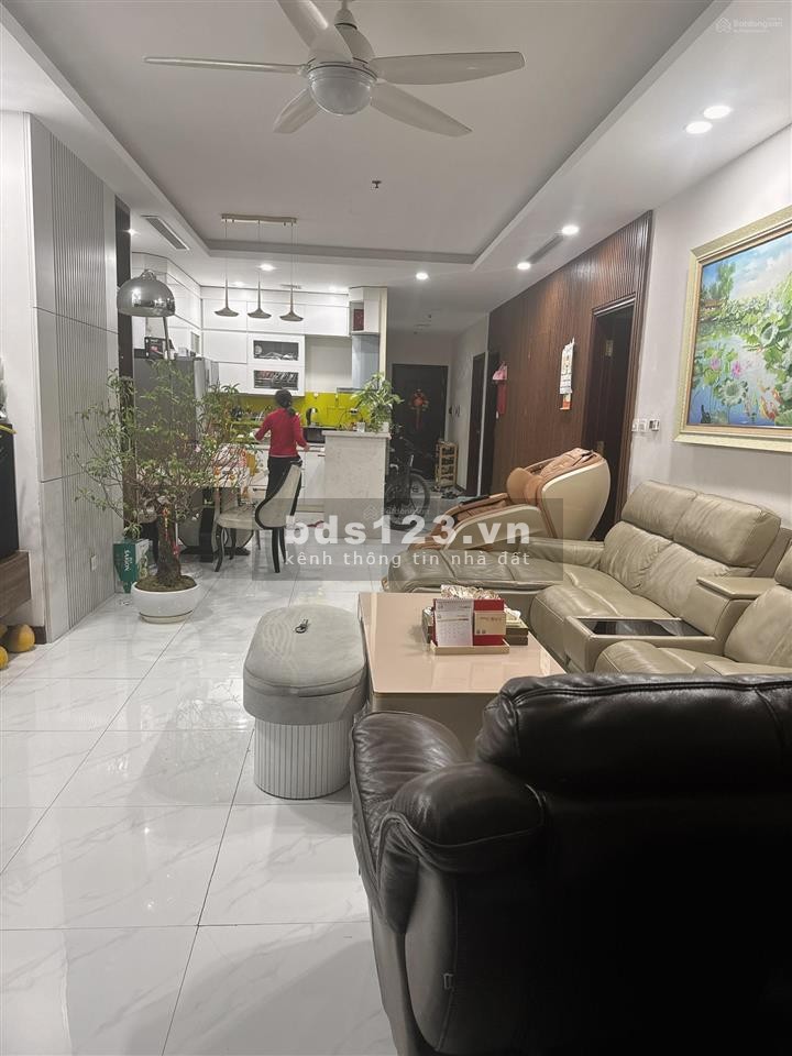 Căn hộ Royal City tòa R5 đang được chủ rao bán với mức giá ~ 82tr/m2