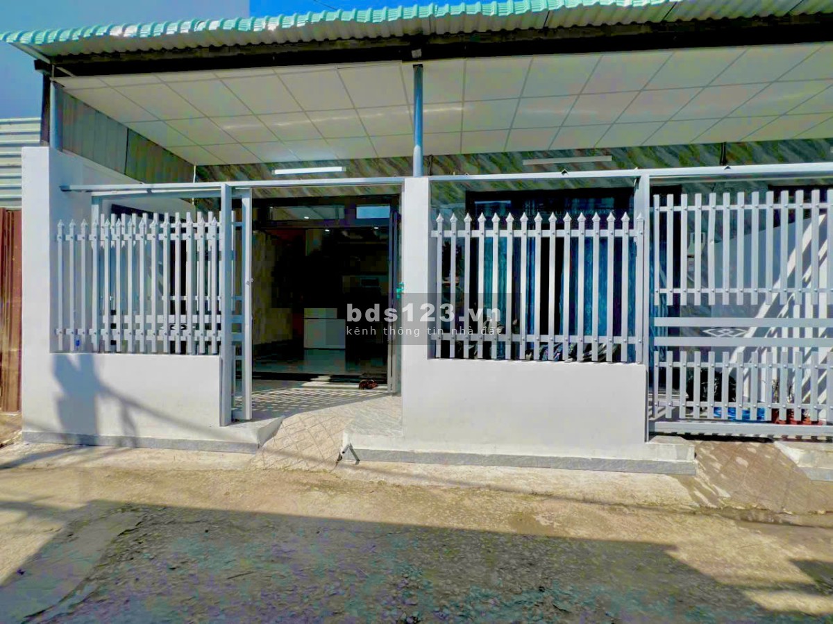 Bán nhà ra sổ riêng Q12 dt hơn 60m2 gần bến xe buýt