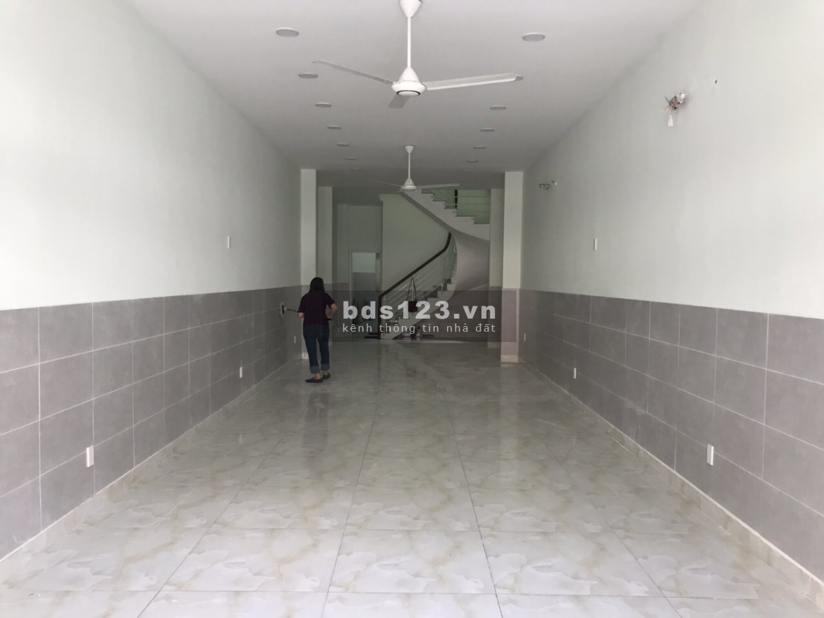 Cho thuê nhà nguyên căn MT đường TRẦN HƯNG ĐẠO Q5(4,5 x 23m) 3 tầng, Kinh Doanh tự do...