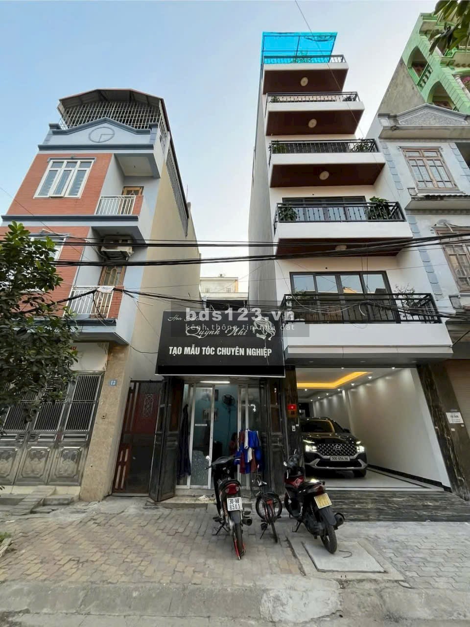 Mặt phố ô tô vào nhà - Thang máy - Vỉa hè 4M - Trước nhà oto đỗ tránh nhau - Phân khúc cực hiếm