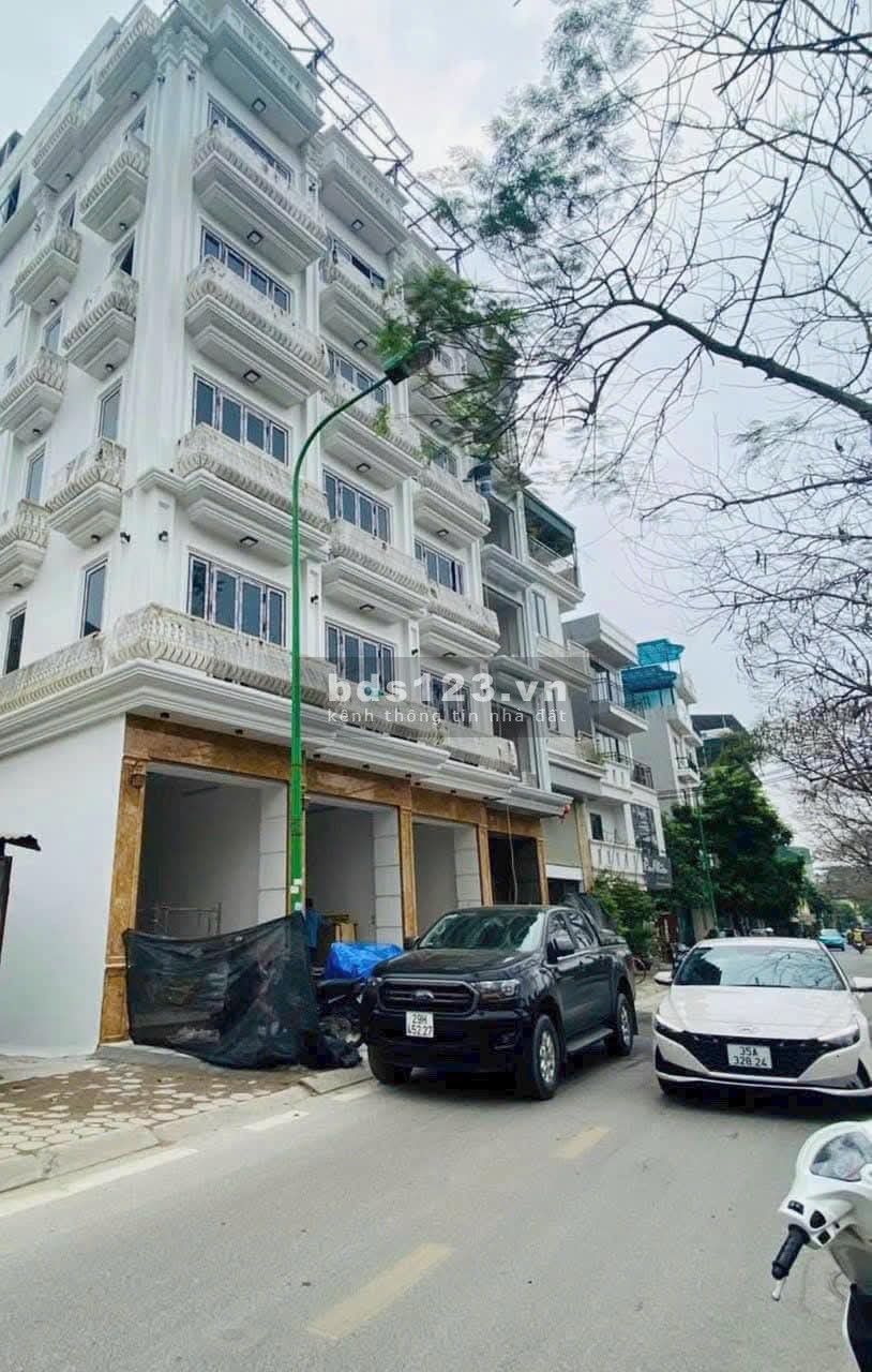 Mặt phố ô tô vào nhà - Thang máy - Vỉa hè 4M - Trước nhà oto đỗ tránh nhau - Phân khúc cực hiếm