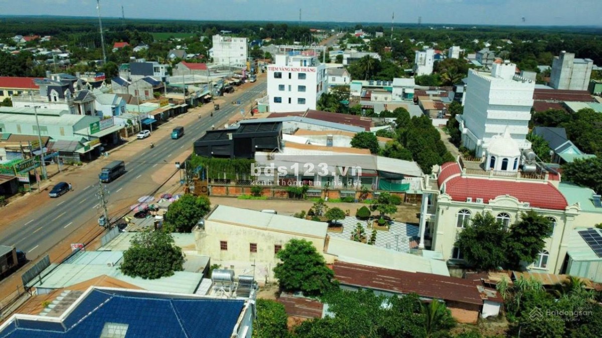 Bán gấp 2MT (50x43=2.250m2) full SHR TC, Sát trường chợ (cty PHÚ HÀO) 960TR
