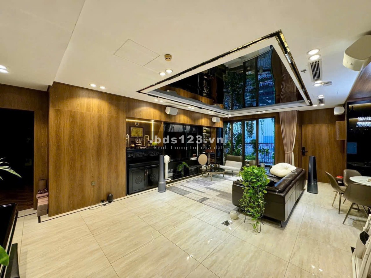 Bán căn hộ chung cư 2 ngủ có thể sửa thành 3 ngủ ở toà R3 Royal city