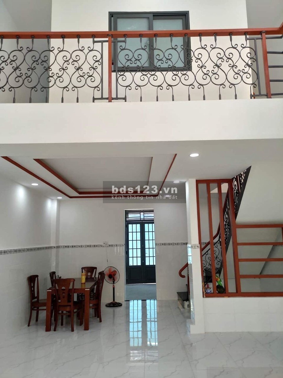 Bán nhà quận Bình tân - Hai mặt hẻm xe hơi ngang hiếm 5.5m - Chủ bán gấp định cư 5.9 T