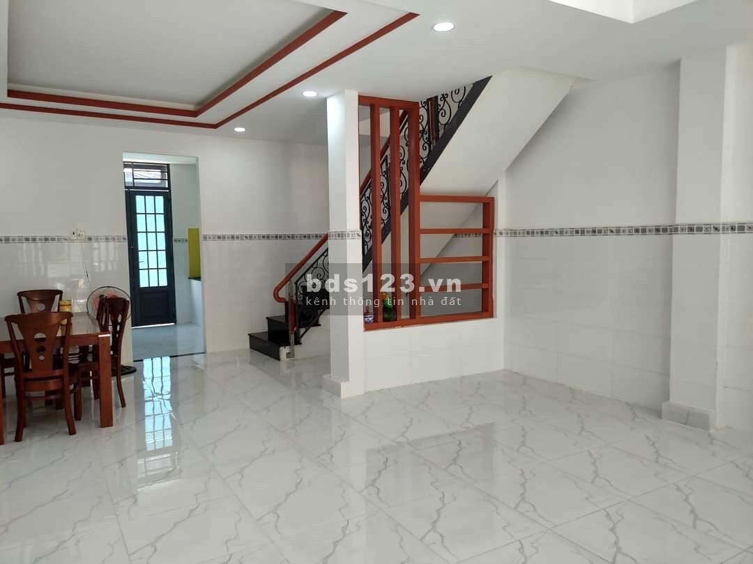 Bán nhà quận Bình tân - Hai mặt hẻm xe hơi ngang hiếm 5.5m - Chủ bán gấp định cư 5.9 T