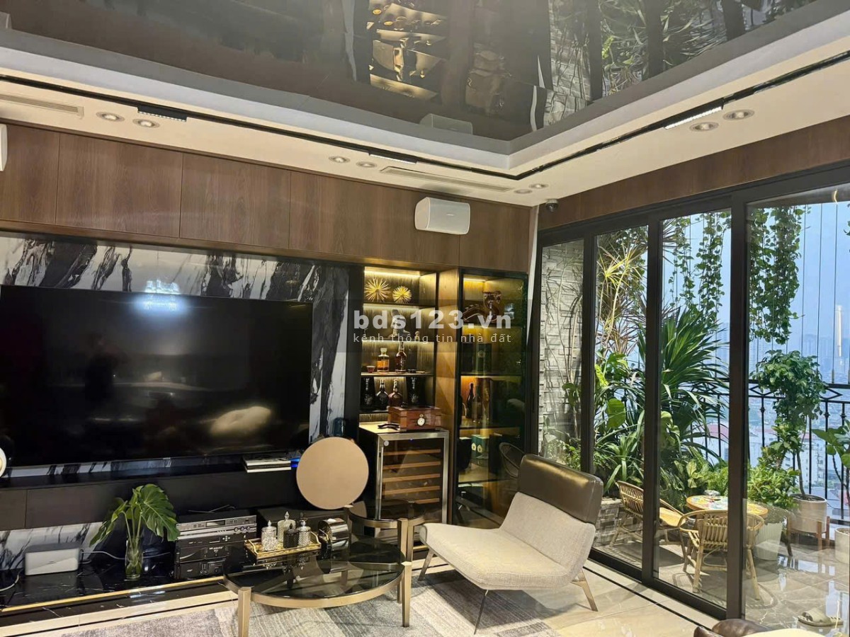 Bán căn hộ chung cư 2 ngủ có thể sửa thành 3 ngủ ở toà R3 Royal city