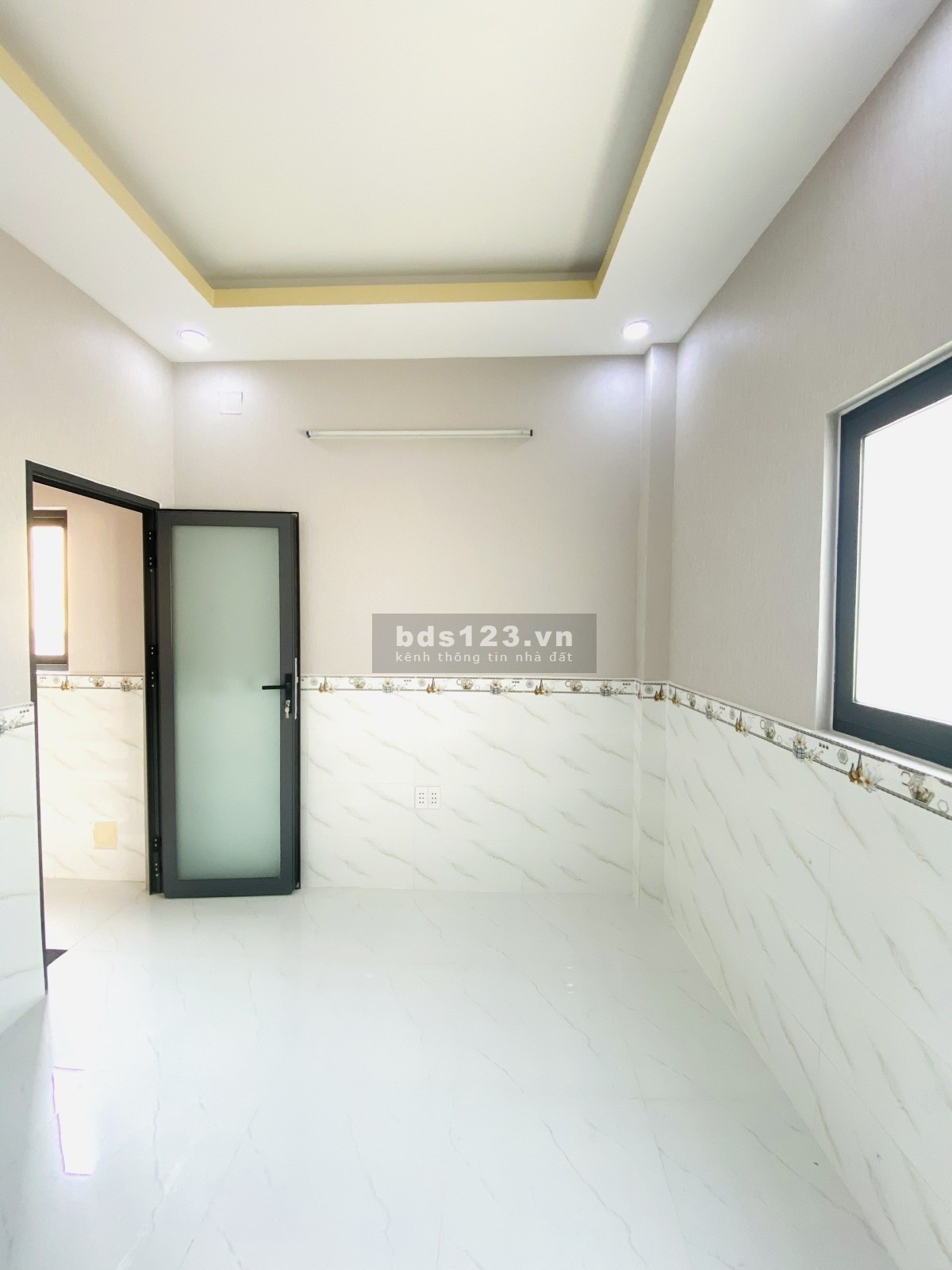 Bán nhà quận 6 - Hẻm xe hơi xát mặt tiền 1 căn - Nhà 3 tầng BTCT mới xây 6.7 T