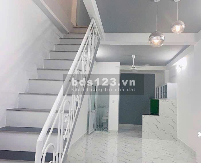 Nhà đẹp mới trung tâm quận 10 – Hẻm thông thoáng – 3 Tầng 4PN giá 5,2 tỷ