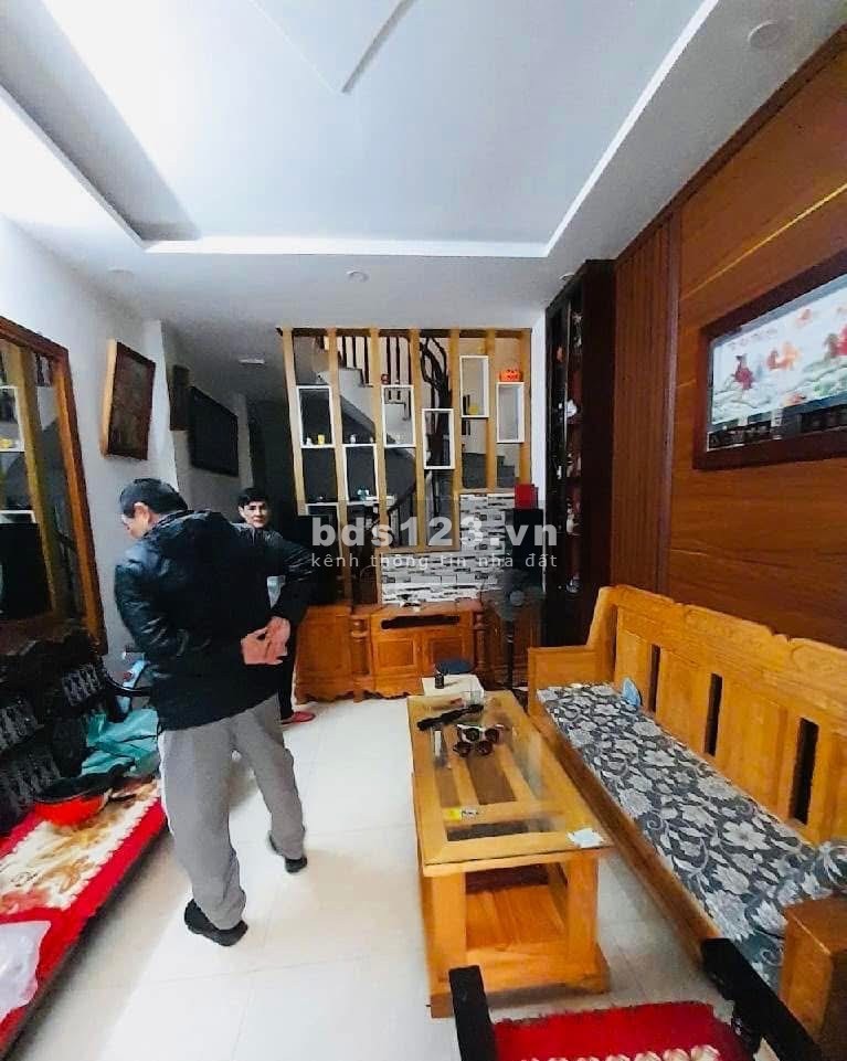 Nhân Huệ - Đồng Mai- Hà Đông - Ngõ 3 gác- 10m ra ô tô tránh nhau