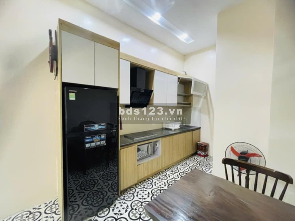 Chính chủ cần bán nhà đẹp phố Tứ Liên