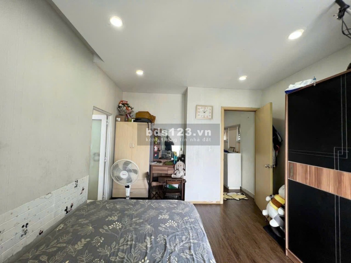 Chung cư Ruby Garden, 2A Nguyễn Sỹ Sách, p15, TB, 80m2, 11tr5/tháng.