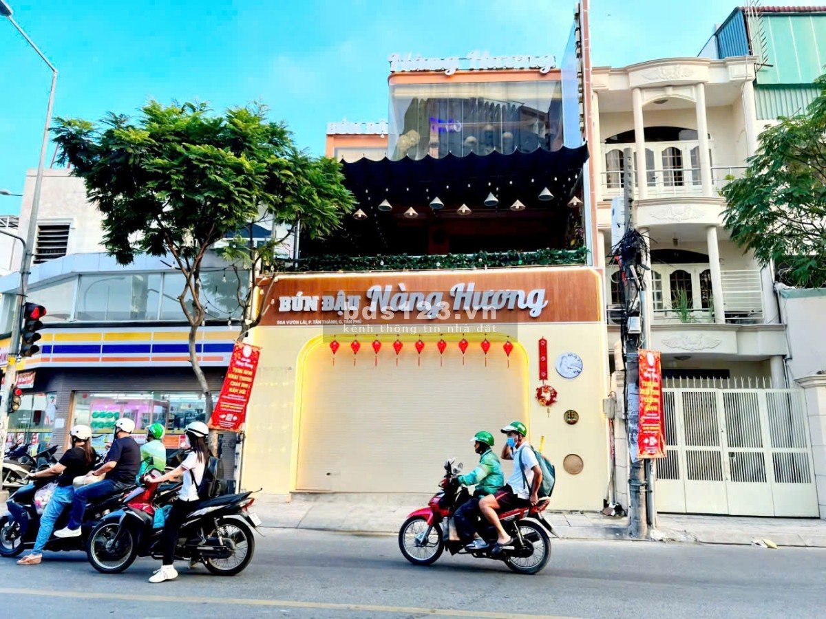 Mặt tiền đường Vườn Lài gần Lũy Bán Bích, DT 7, 9MX18M. 2 Lầu cực đẹp