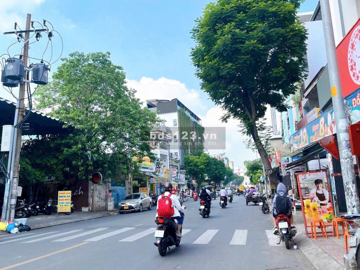Mặt tiền đường Vườn Lài gần Lũy Bán Bích, DT 7, 9MX18M. 2 Lầu cực đẹp