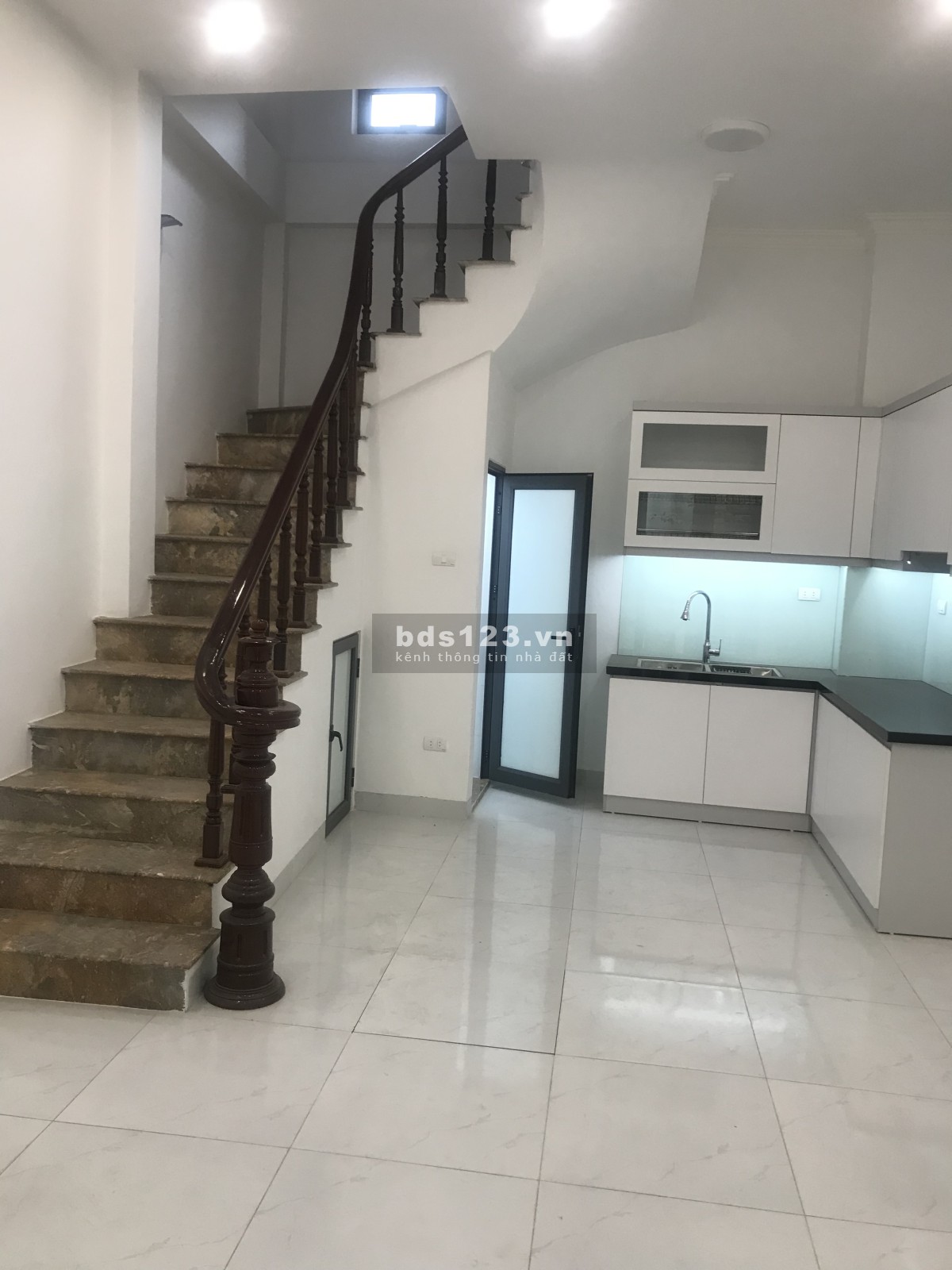 Lĩnh Nam - Chốt là liền tay trao ngay sổ hồng - 30M Oto đỗ - Diện tích 29M2 - 4.4 tỷ