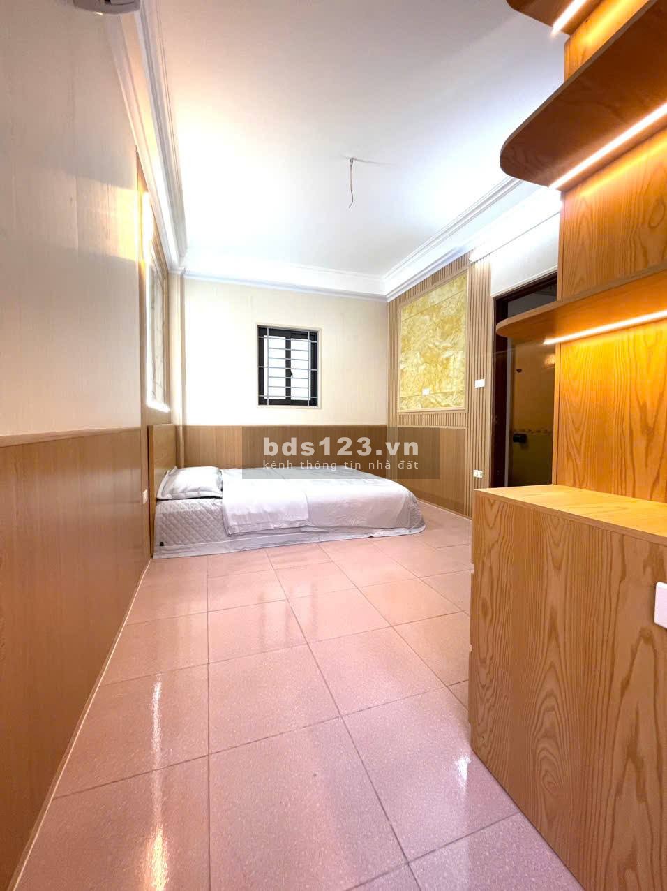 Bán nhà Minh Khai. Chưa tới 4ty, 30m2 -3PN. Có sổ đỏ không QH. Xem là ưng.