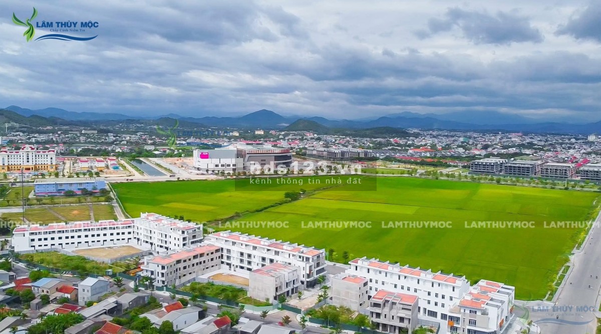 Bán nhà phố 3 tầng BGI Huế - Đối diện Aeon Mall