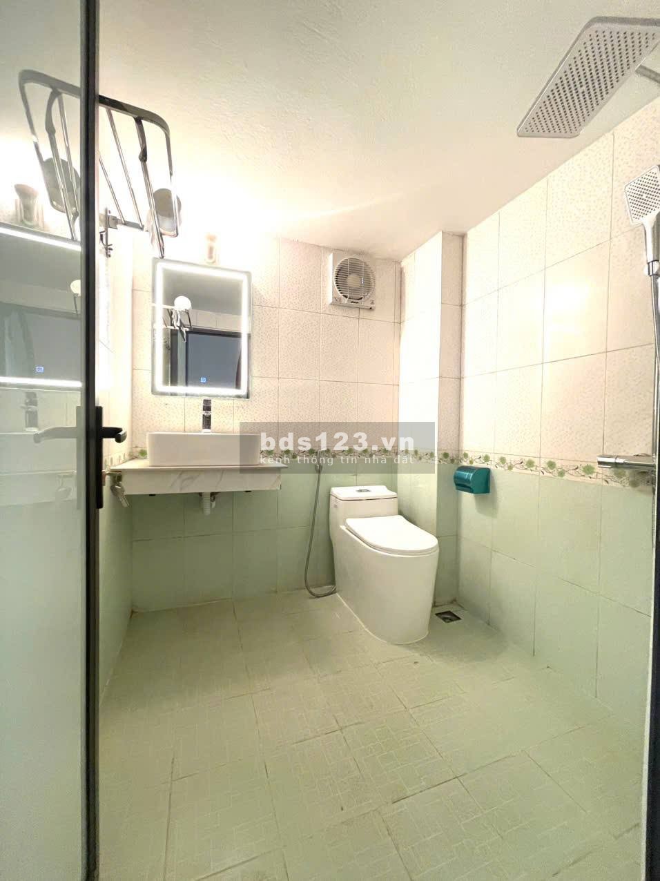 Bán nhà Minh Khai. Chưa tới 4ty, 30m2 -3PN. Có sổ đỏ không QH. Xem là ưng.