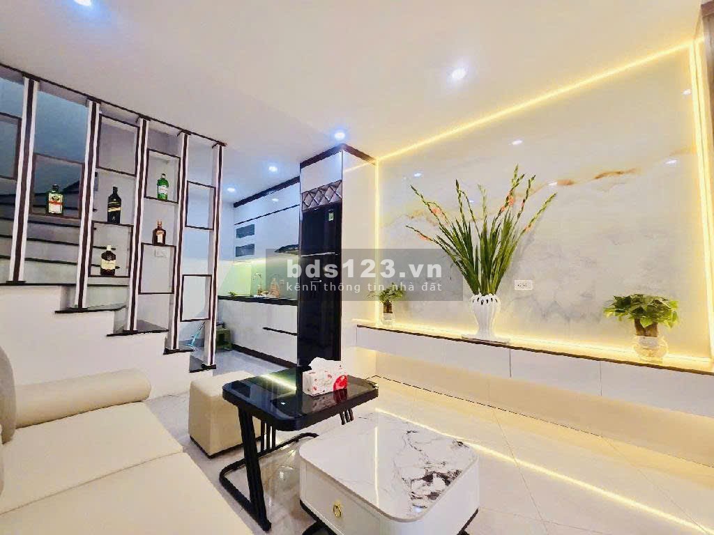 Bán nhà Hào Nam Đống Đa, Nở Hậu Nhẹ, Có Hai Thoáng Trước Sau, 26mx5T, Giá: 4,8 Tỷ, Lh: 0396935190.