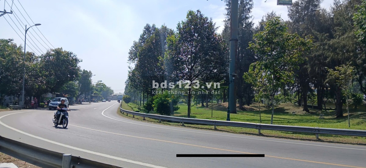 Đã có Visa, cần bán gấp nhà đất 320m2 MẶT TIỀN QL60, Nguyễn Thị Thập. Gía rẻ bất ngờ!