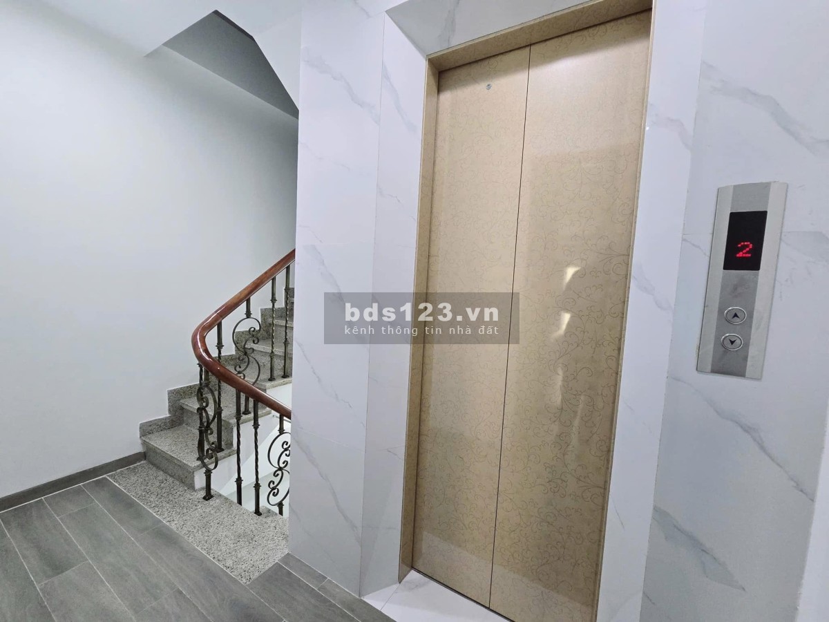 Bán nhà Đội Cấn Ba đình 10.3 tỷ 35m 7 tầng mặt tiền 3.5m thang máy - Gần oto - Ở ngay