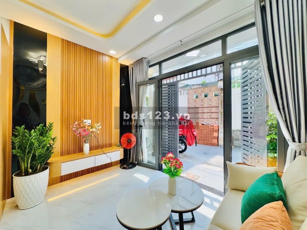 Bán nhà VIP, HXH QD Lê Quang Định - Gò Vấp, DT 40M2, 2 Tầng, 5 tỷ XXX
