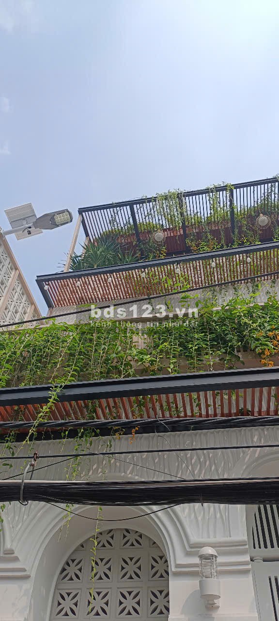 Bán nhà Huỳnh Tấn Phát, Tân Phú Q7, 68m2, 3 tầng, 8.x tỷ.