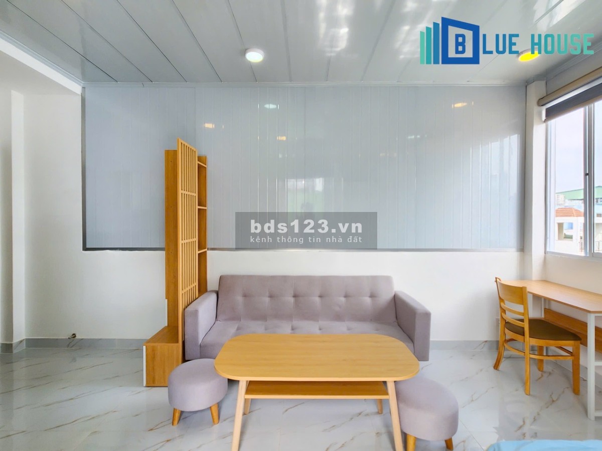 Căn hộ dịch vụ 3 cửa đón sáng tại Tứ Hải, Khu Đất Thánh, P6, quận 10. Giá giảm còn 9 triệu/tháng
