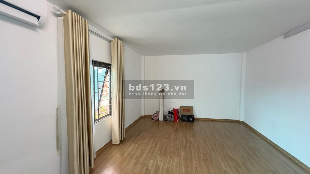 Rẻ + Đẹp. Nhà Minh Khai căn góc, sổ đỏ 33m2 - Vừa hoàn thiện - Hơn 5ty