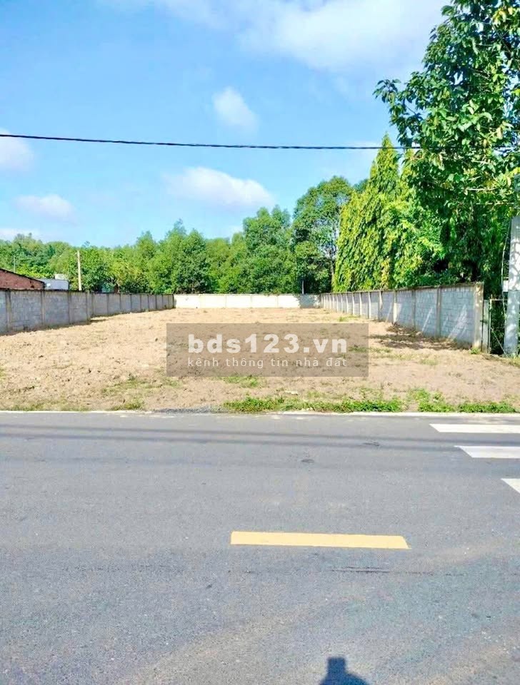 KD thua lỗ bán gấp trước tết 250M2 đất thổ cư, sổ riêng ngay KCN. Gía 190 triệu