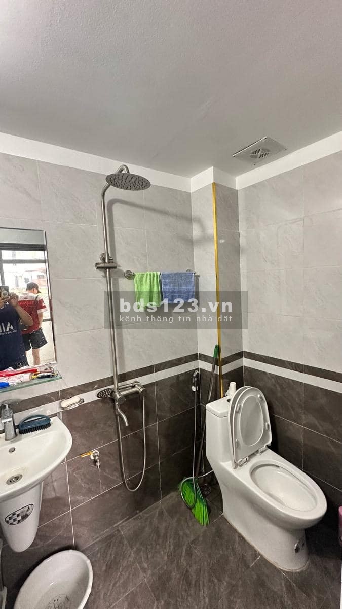 Rẻ + Đẹp. Nhà Minh Khai căn góc, sổ đỏ 33m2 - Vừa hoàn thiện - Hơn 5ty